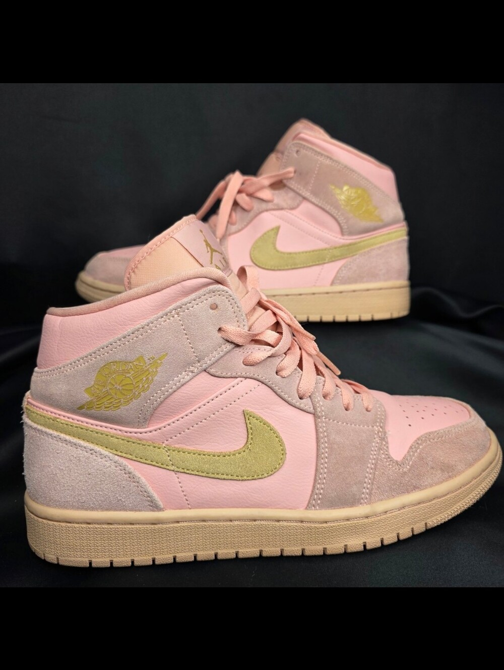 Jordan Air Jordan 1 Mid Coral Gold 2019 Pink/Beige 852542-600 Size 10